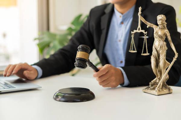 How to Prepare for Your First Meeting with a Criminal Defense Attorney